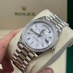 Rolex Day-Date 228349RBR (2024) - Silver dial 48 mm White Gold case (8/10)