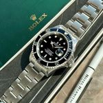 Rolex Submariner Date 16610 T (2007) - Zwart wijzerplaat 40mm Staal (3/8)