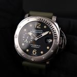 Panerai Luminor Submersible PAM00024 (2001) - Black dial 44 mm Steel case (1/8)