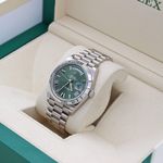 Rolex Day-Date 40 228239 (Unknown (random serial)) - Green dial 40 mm White Gold case (2/8)