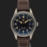 IWC Pilot Mark IW327006 (2020) - Black dial 40 mm Titanium case (3/8)