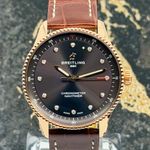 Breitling Navitimer R77320E31Q1P1 (2025) - Brown dial 32 mm Red Gold case (2/8)