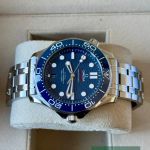 Omega Seamaster Diver 300 M 210.30.42.20.03.001 (2026) - Blauw wijzerplaat 42mm Staal (4/7)