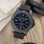 Breitling Avenger Blackbird V17310 - (3/8)