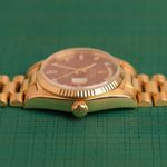 Rolex Day-Date 36 18038 (1979) - Rood wijzerplaat 36mm Geelgoud (14/24)