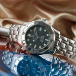 Omega Seamaster Diver 300 M 2562.80.00 (1995) - Blauw wijzerplaat 35mm Staal (2/8)