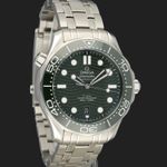 Omega Seamaster Diver 300 M 210.30.42.20.10.001 (2026) - Green dial 42 mm Steel case (4/8)