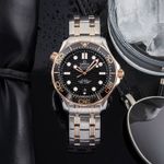 Omega Seamaster Diver 300 M 210.20.42.20.01.001 (Onbekend (willekeurig serienummer)) - Zwart wijzerplaat 42mm Staal (2/8)