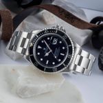 Rolex Submariner Date 16610 (1997) - Zwart wijzerplaat 40mm Staal (2/8)