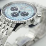 Breitling Navitimer 1 B01 Chronograph AB0138 (2025) - Zwart wijzerplaat 43mm Staal (5/8)