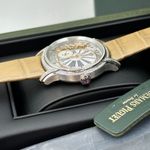 Audemars Piguet Millenary 77247BC.ZZ.A813CR.01 (2024) - Parelmoer wijzerplaat 39mm Witgoud (5/8)