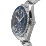 Omega Seamaster Planet Ocean 232.90.38.20.03.001 (2019) - Blue dial 38 mm Titanium case (6/8)