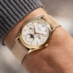 Patek Philippe Perpetual Calendar 3940J (1987) - Silver dial 37 mm Yellow Gold case (1/8)