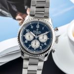 Breitling Navitimer 8 AB0117 (2018) - Black dial 43 mm Steel case (3/8)