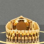 Rolex Day-Date 36 18238 (1991) - Black dial 36 mm Yellow Gold case (7/7)