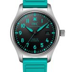 IWC Pilot IW328210 (2025) - Black dial 40 mm Titanium case (1/1)