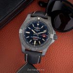 Breitling Avenger Blackbird 44 V1731110/BD74 (Unknown (random serial)) - Black dial 44 mm Titanium case (3/8)