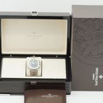 Patek Philippe Nautilus 5811 (2024) - Blue dial 41 mm White Gold case (3/8)