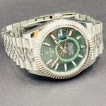 Rolex Sky-Dweller 336934 (2024) - Green dial 42 mm Steel case (3/8)