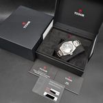 Tudor Black Bay 79470 (2026) - Black dial 39 mm Steel case (8/8)