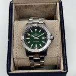 Breitling Avenger A17328101L1A1 (2024) - Groen wijzerplaat 42mm Staal (1/5)