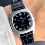 Omega Genève 111.0123 (1973) - Black dial 33 mm Steel case (2/8)