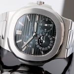 Patek Philippe Nautilus 5712/1A-001 (2011) - Blue dial 40 mm Steel case (1/8)