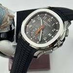 Patek Philippe Aquanaut 5968A-001 (2024) - Zwart wijzerplaat 42mm Staal (1/8)