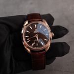 Omega Seamaster Aqua Terra 220.53.41.21.13.001 (2019) - Black dial 41 mm Rose Gold case (3/8)