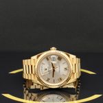 Rolex Day-Date 40 228238 (2019) - Silver dial 40 mm Yellow Gold case (4/7)