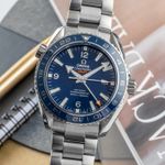 Omega Seamaster Planet Ocean 232.90.44.22.03.001 (Unknown (random serial)) - Blue dial 44 mm Titanium case (3/8)