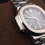 Patek Philippe Nautilus 5711 (2009) - Blue dial 40 mm Steel case (5/8)