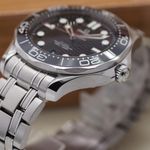 Omega Seamaster Diver 300 M 210.30.42.20.01.001 (2025) - Black dial 42 mm Steel case (8/8)