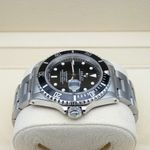 Rolex Submariner Date 16610 (1997) - Black dial 40 mm Steel case (4/7)
