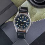 IWC Pilot Mark IW327006 (2019) - Black dial 40 mm Titanium case (1/8)