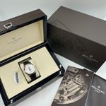 Patek Philippe Annual Calendar 5396G-011 (2024) - Silver dial 38 mm White Gold case (2/8)