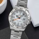 Rolex Explorer II 226570 (Unknown (random serial)) - 42 mm Steel case (3/8)