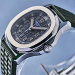 Patek Philippe Aquanaut 5066A-001 (1999) - Black dial 36 mm Steel case (4/7)