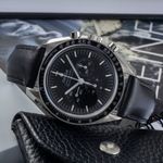 Omega Speedmaster Professional Moonwatch 310.32.42.50.01.002 (Unknown (random serial)) - Black dial 42 mm Steel case (2/8)