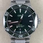 Oris Aquis Date 01 733 7730 4157-07 8 24 05PEB (Unknown (random serial)) - Green dial 44 mm Steel case (1/4)