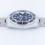 Rolex Submariner Date 16610 (1996) - Black dial 40 mm Steel case (6/8)