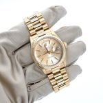 Rolex Day-Date 36 18038 (Unknown (random serial)) - Silver dial 36 mm Yellow Gold case (3/7)