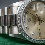 Rolex Day-Date 36 18349 (1990) - Silver dial 36 mm White Gold case (2/8)