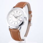 Patek Philippe Calatrava 5212A-001 (2024) - White dial 40 mm Steel case (2/8)