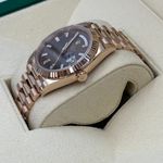 Rolex Day-Date 40 228235 (2024) - Bruin wijzerplaat 40mm Roségoud (5/8)