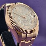 Rolex Sky-Dweller 326935 (2014) - Pink dial 42 mm Rose Gold case (2/5)