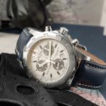 Breitling Colt Chronograph II A73387 (2011) - Wit wijzerplaat 44mm Staal (2/8)