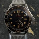 Omega Seamaster Diver 300 M 210.90.42.20.01.001 (2026) - Bruin wijzerplaat 42mm Titanium (2/8)