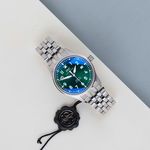 IWC Pilot Mark IW328206 (2025) - Green dial 40 mm Steel case (2/8)