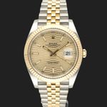 Rolex Datejust 41 126333 (2022) - Champagne dial 41 mm Gold/Steel case (2/8)